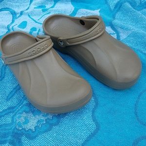 CROCS size 8 men's size 10 women's